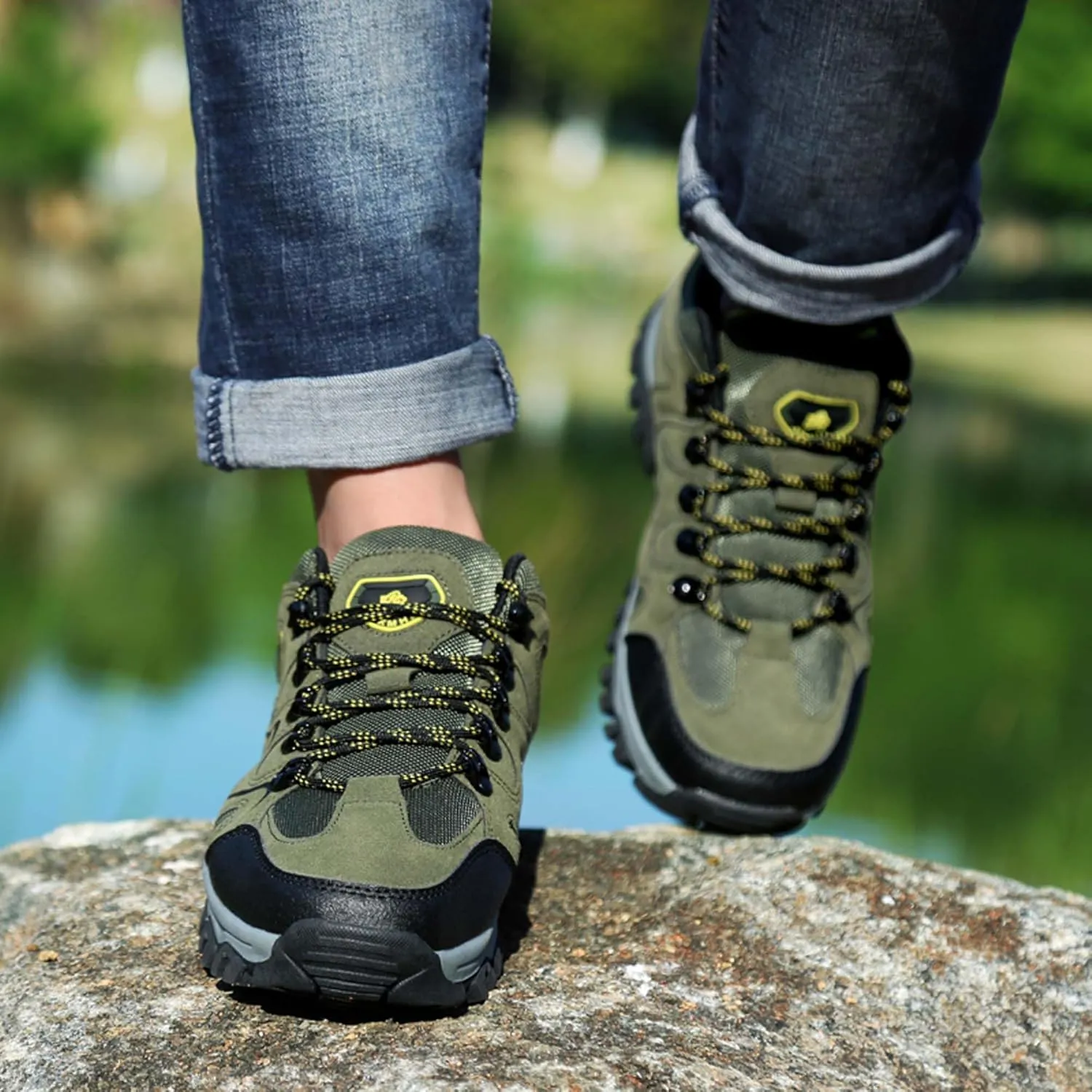 Mens Lace Up Low Top Hiking Shoes Rubber Soles Non Slip and Wear Resistant Climbing Shoes Lightweight and Breathable Scenic Spot Tourism Shoes Comfortable and Durable Hiking Walking Shoes