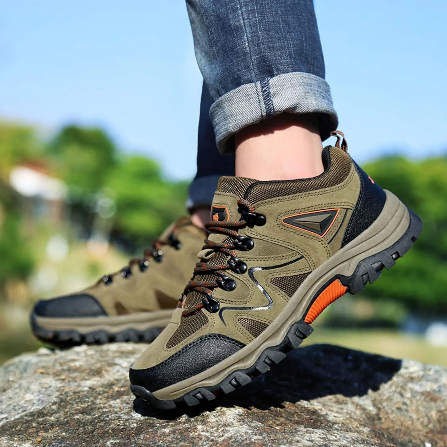 Mens Lace Up Low Top Hiking Shoes Rubber Soles Non Slip and Wear Resistant Climbing Shoes Lightweight and Breathable Scenic Spot Tourism Shoes Comfortable and Durable Hiking Walking Shoes