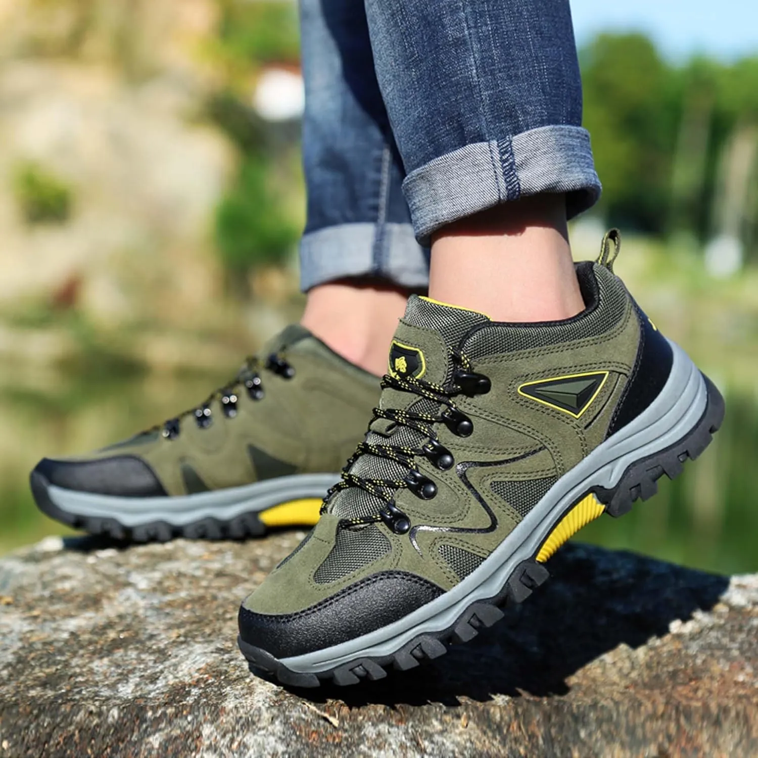 Mens Lace Up Low Top Hiking Shoes Rubber Soles Non Slip and Wear Resistant Climbing Shoes Lightweight and Breathable Scenic Spot Tourism Shoes Comfortable and Durable Hiking Walking Shoes
