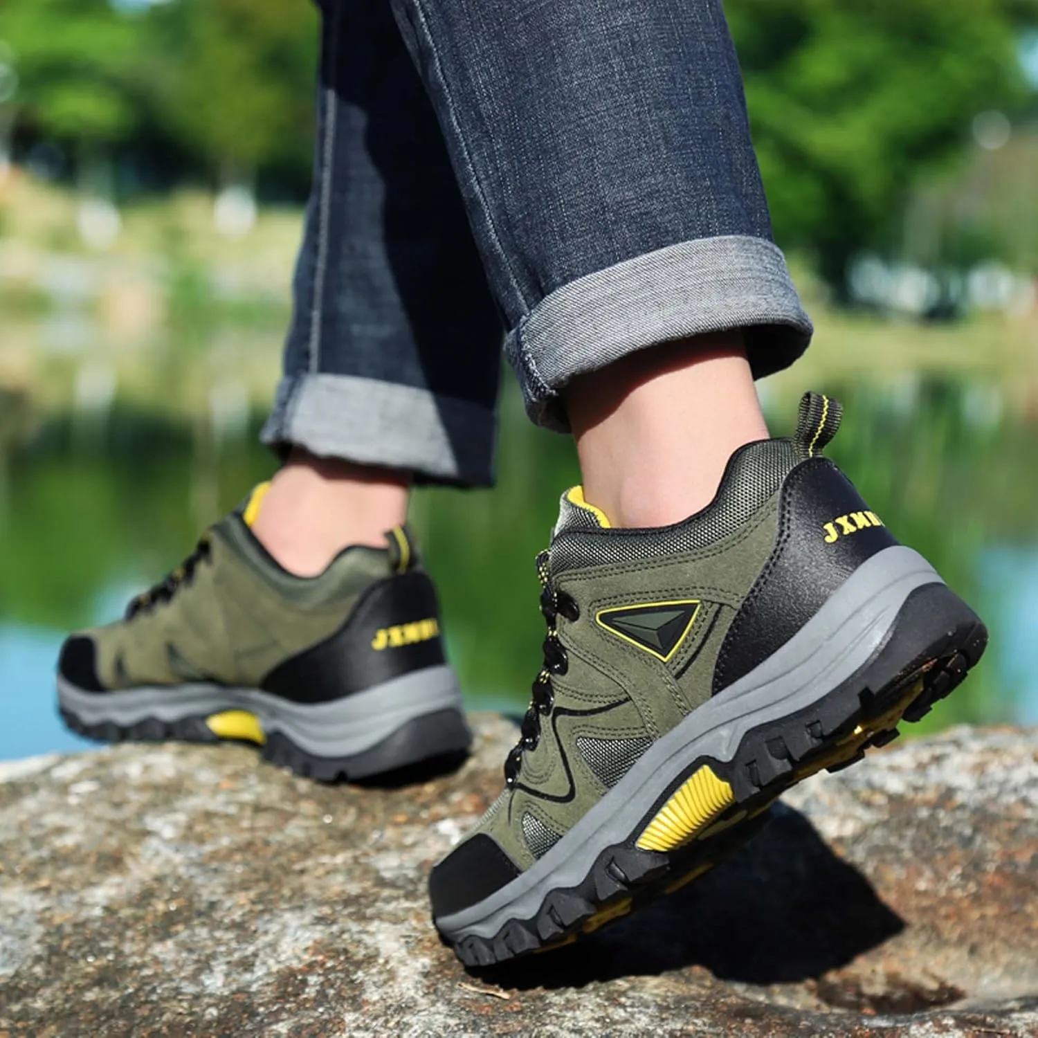 Mens Lace Up Low Top Hiking Shoes Rubber Soles Non Slip and Wear Resistant Climbing Shoes Lightweight and Breathable Scenic Spot Tourism Shoes Comfortable and Durable Hiking Walking Shoes