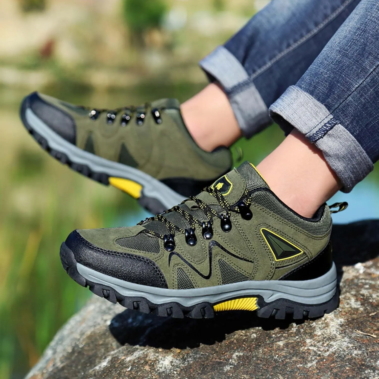 Mens Lace Up Low Top Hiking Shoes Rubber Soles Non Slip and Wear Resistant Climbing Shoes Lightweight and Breathable Scenic Spot Tourism Shoes Comfortable and Durable Hiking Walking Shoes