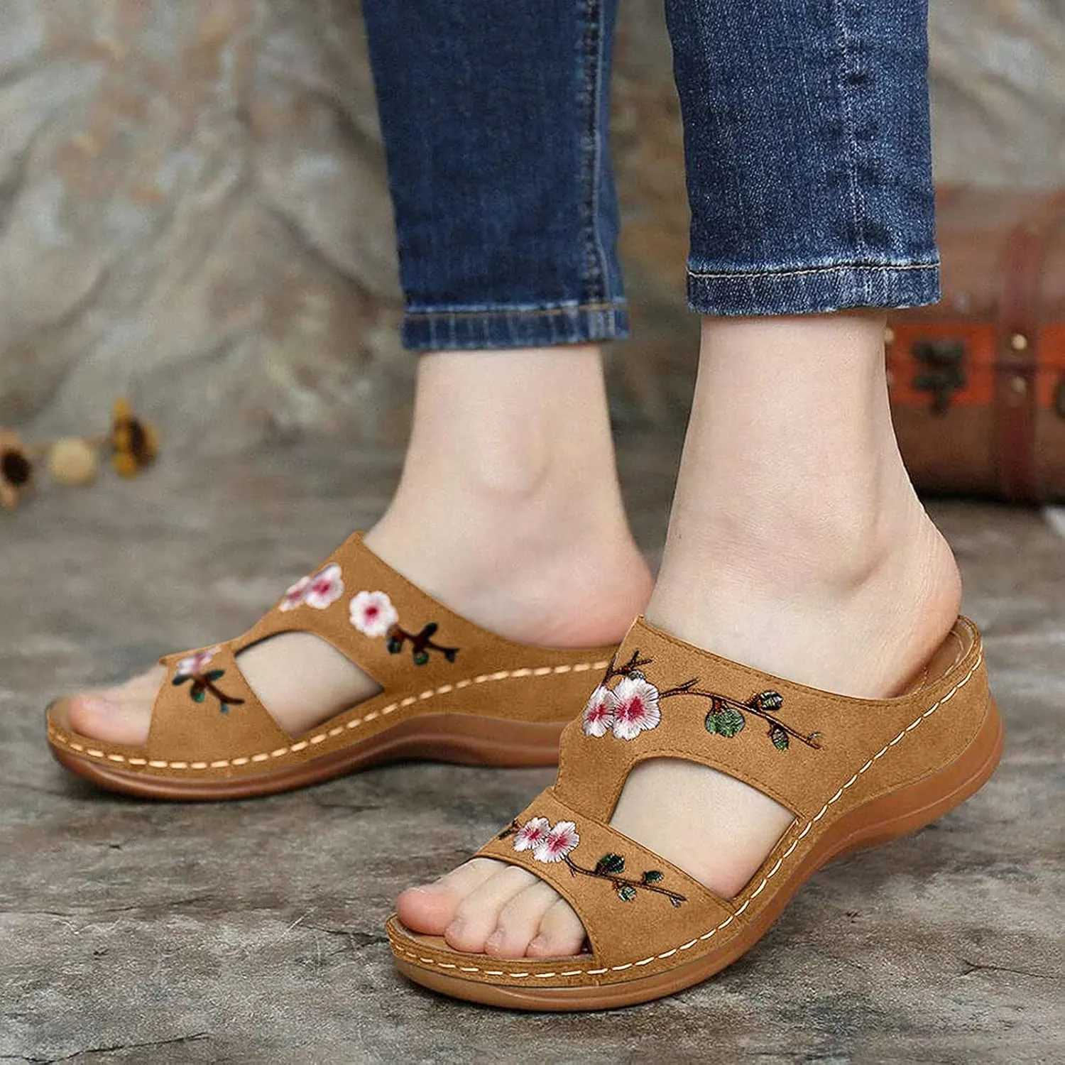 Sandals Ladies Heel Women's Flower Embroidery Shoes Fashion Wedge Summer Women's Arch Support Slippers