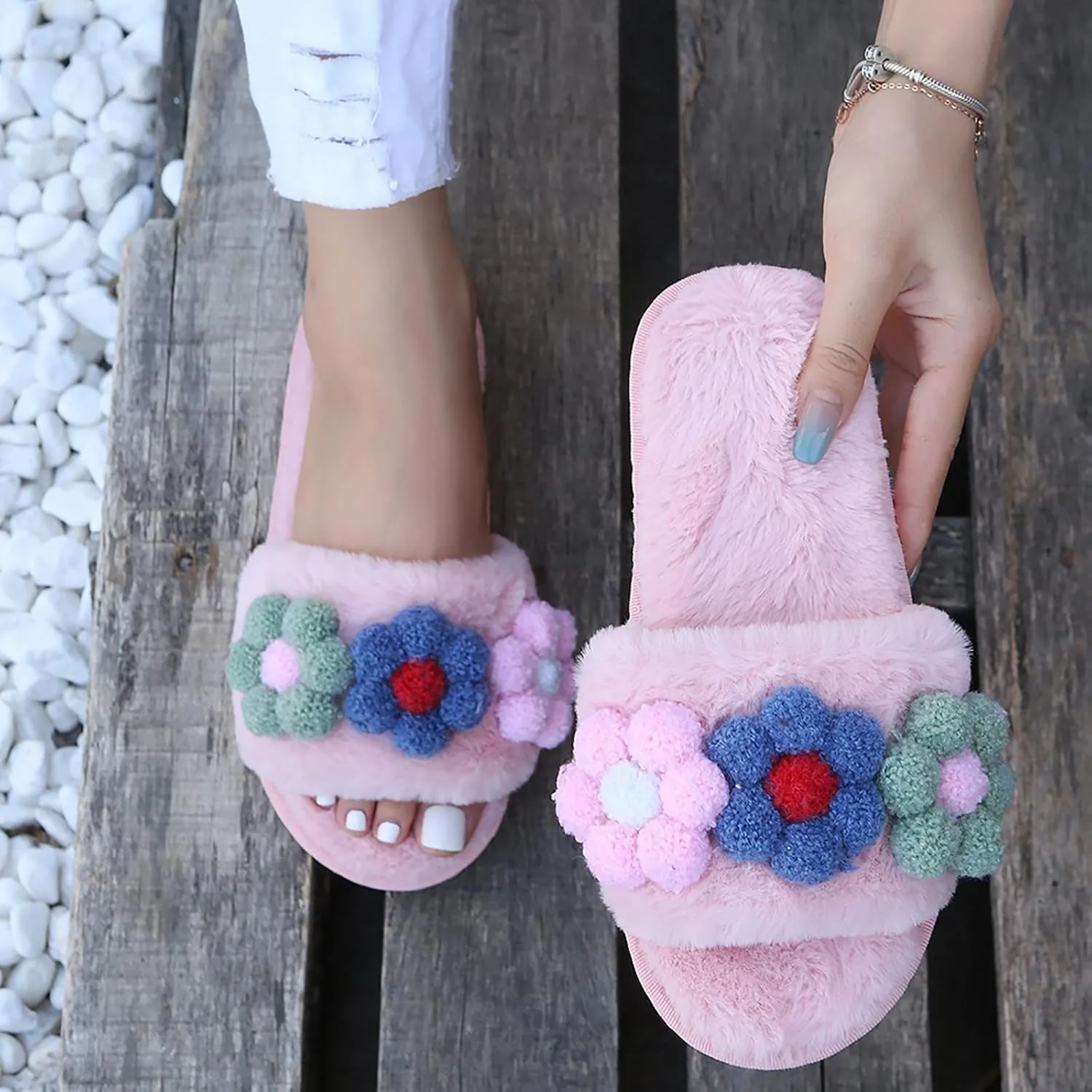 SBGMoSJ Womens Winter Slippers Clogs Ladies Slippers Winter Disposable House Slippers Funny Slippers for Adults Men Pencil Christmas Tree Gifts for Her 2023