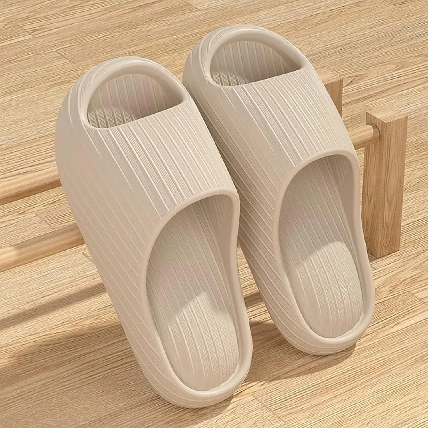 Shower Slippers with Drainage Hole Water Shoe for Beach, Showers Eva Anti-Slip Indoor & Outdoor Kids Slippers