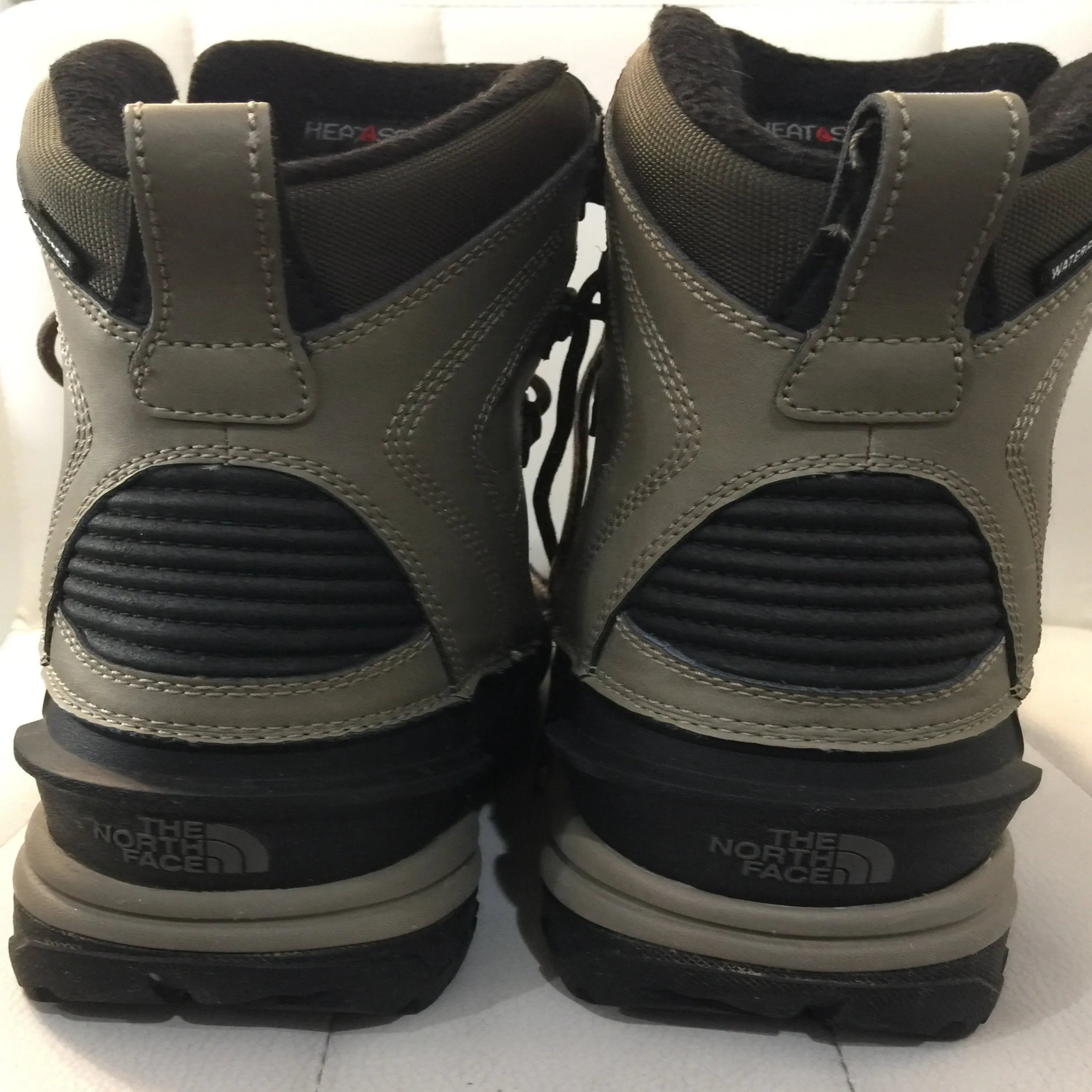 THE NORTH FACE Tan and Black Chilkat Evo Men’s Boots Size 10 NWOB