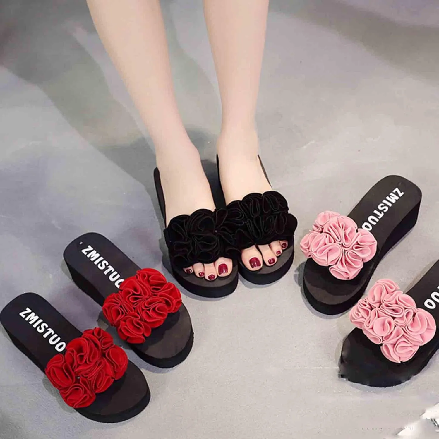 Womens Flat Sandals Comfortable Slip on Shoes Lightweight Summer Womens Flat Beach Shoes