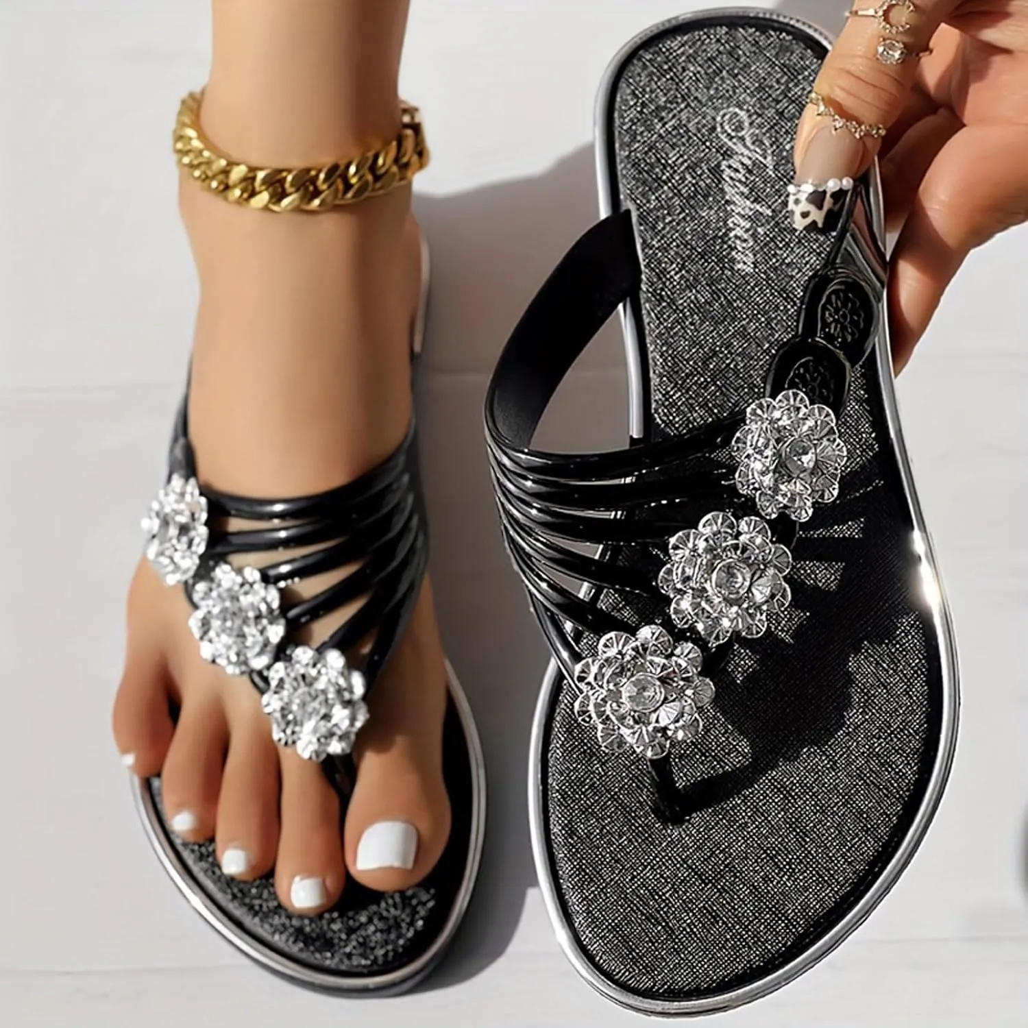 Women's Flat Sandals,Rhinestone Flowers Flip Flops for Women 2025 Bohe Slippers Flats Summer Beach Sandals Comfortable Clip Toe Slide Sandal Lightweight Slip-on Dressy Thong Casual Shoes