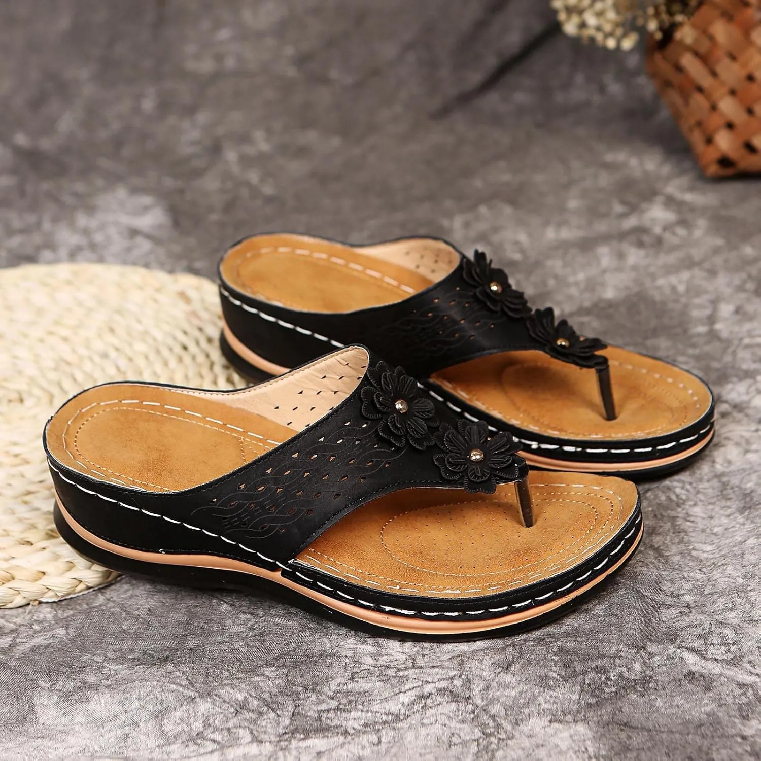 Womenyiaor Women's Orthopedic Arch Support Sandals - Summer Casual Flip Flops - Black